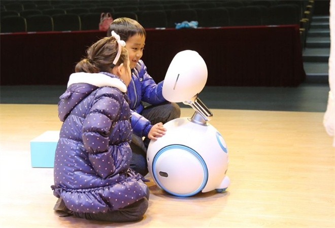 小硕儿童教育机器人加盟