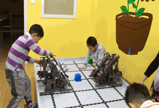 万方机器人教育培训加盟
