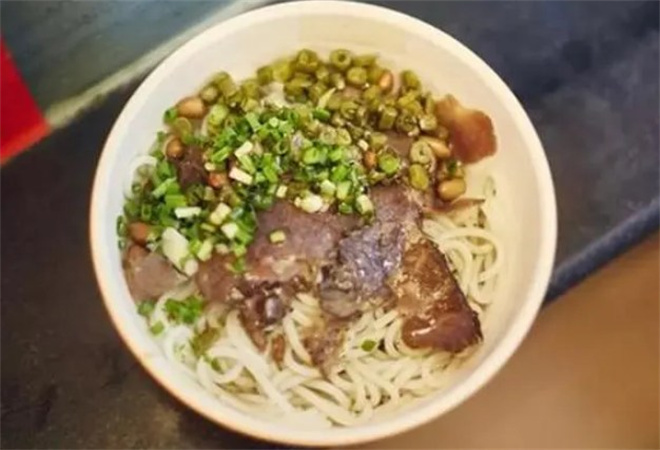 阿臻米粉加盟