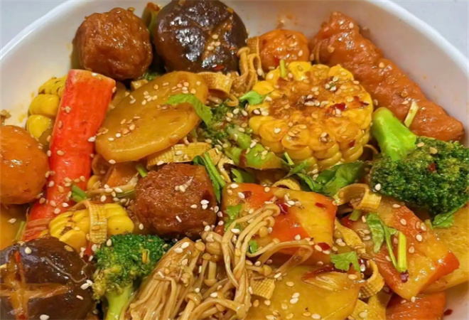 鮮鍋坊麻辣香鍋加盟