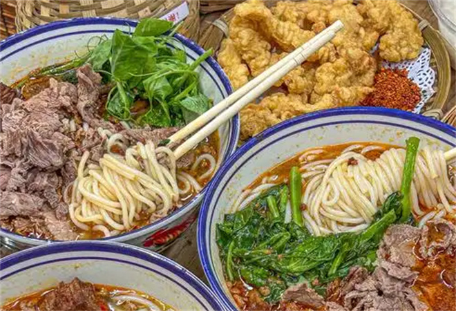 排隊王生燙牛肉米線